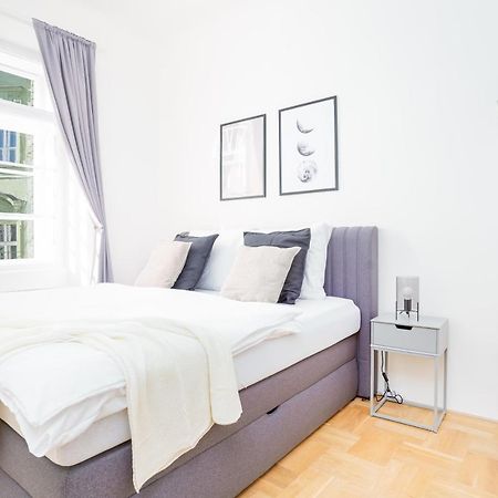 Prague Days - Bright Apartment - Old Town Екстериор снимка
