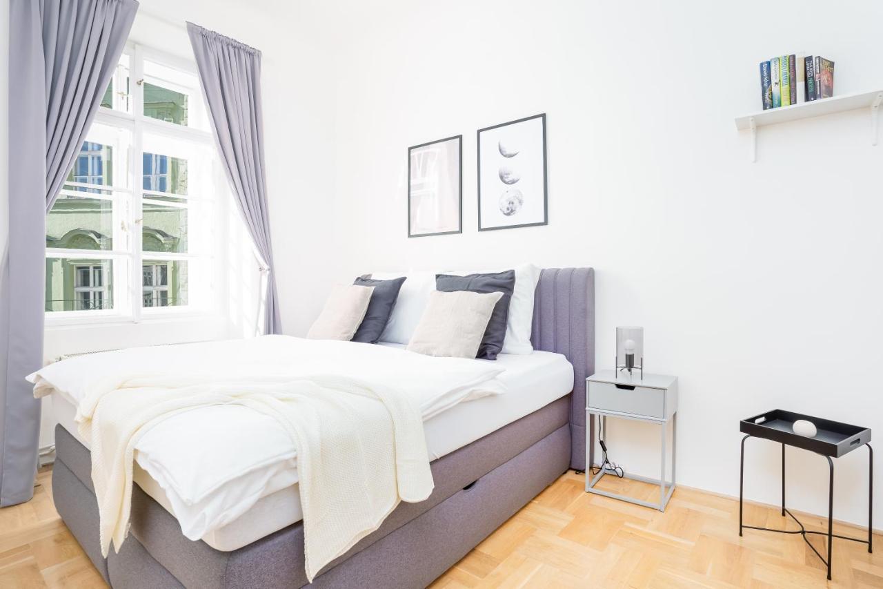 Prague Days - Bright Apartment - Old Town Екстериор снимка